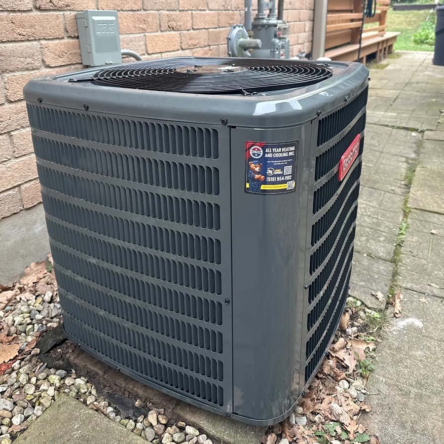 High-efficiency goodman air conditioning installation in the Waterloo Region.